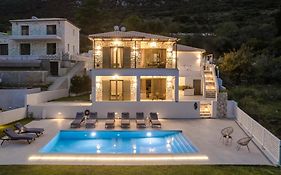 Azolaki Suites